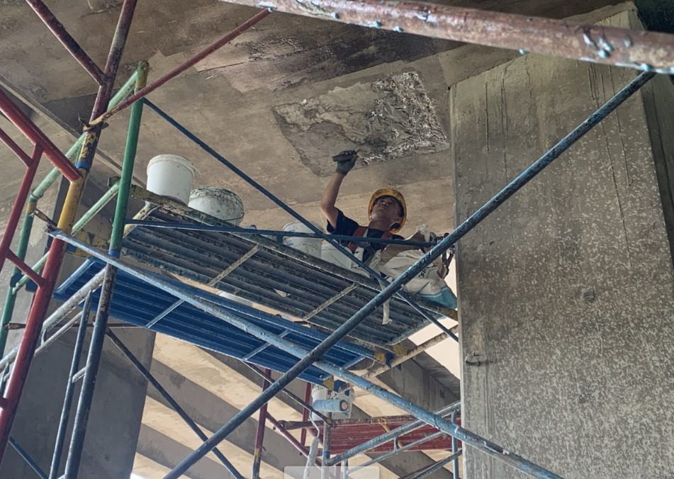 Pekerjaan perbaikan struktur dengan metode patching beton